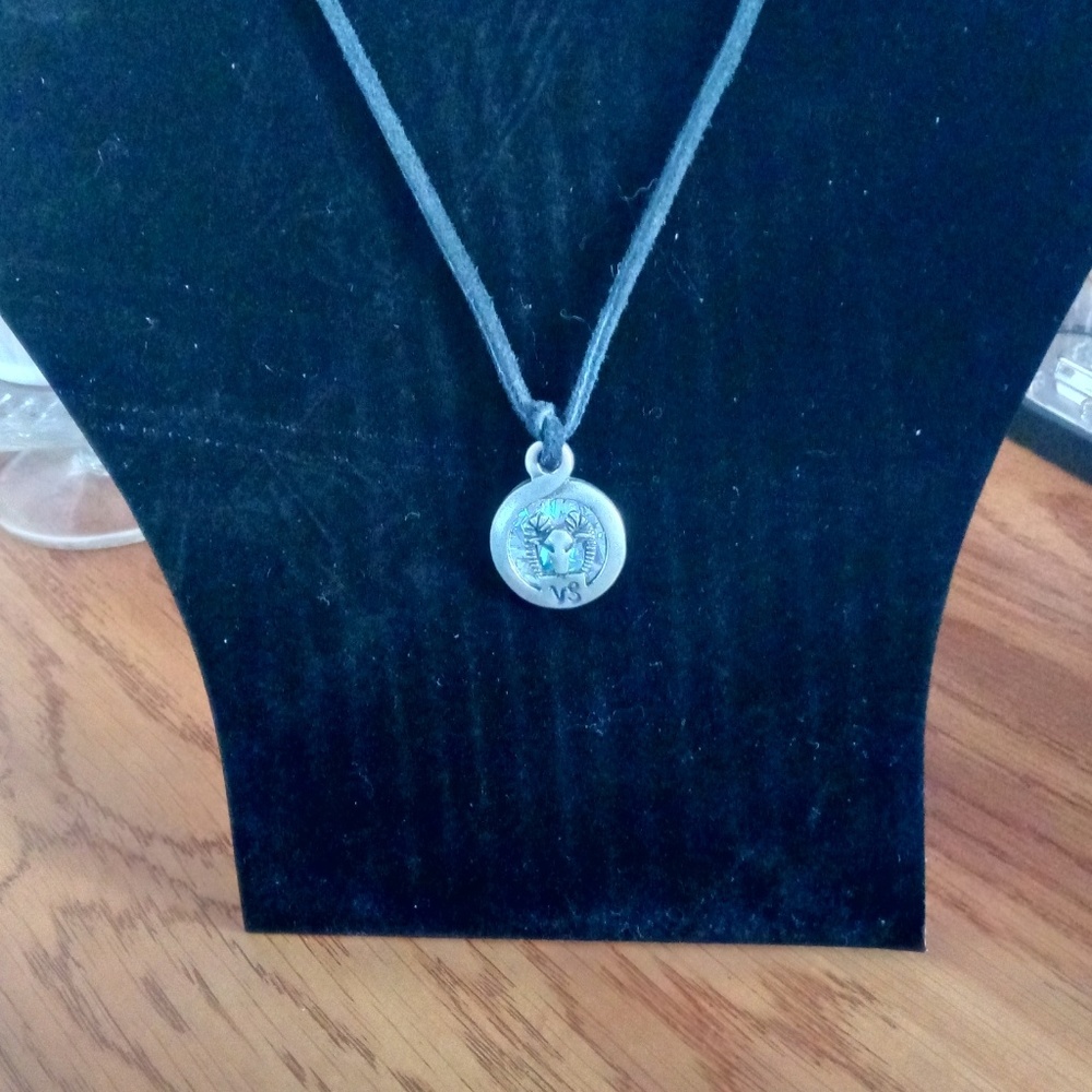 Woman's necklace